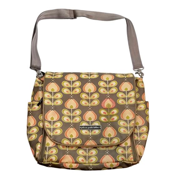 Petunia Pickle Bottom Diaper Bag Oslo in Bloom - Picture 1 of 10